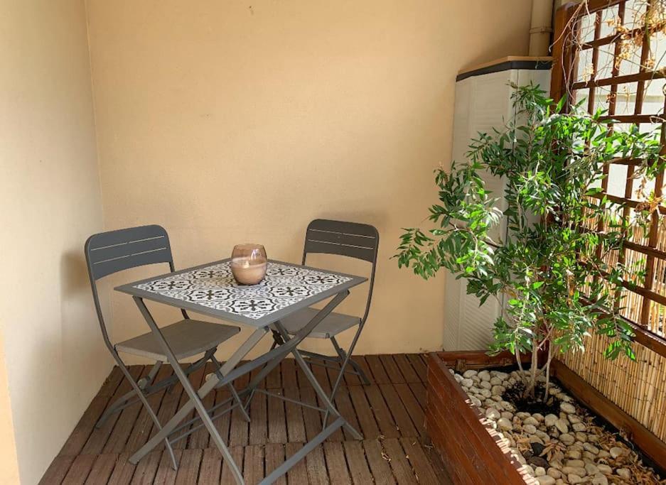 Grand Studio Avec Coin Nuit, Proche Mer Et Montagnes Roquebrune-sur Argens Exteriör bild